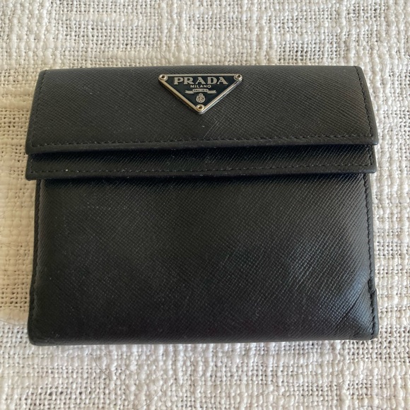 Prada Black leather compact Wallet - Picture 1 of 7